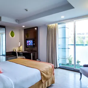 Platinum Hotel